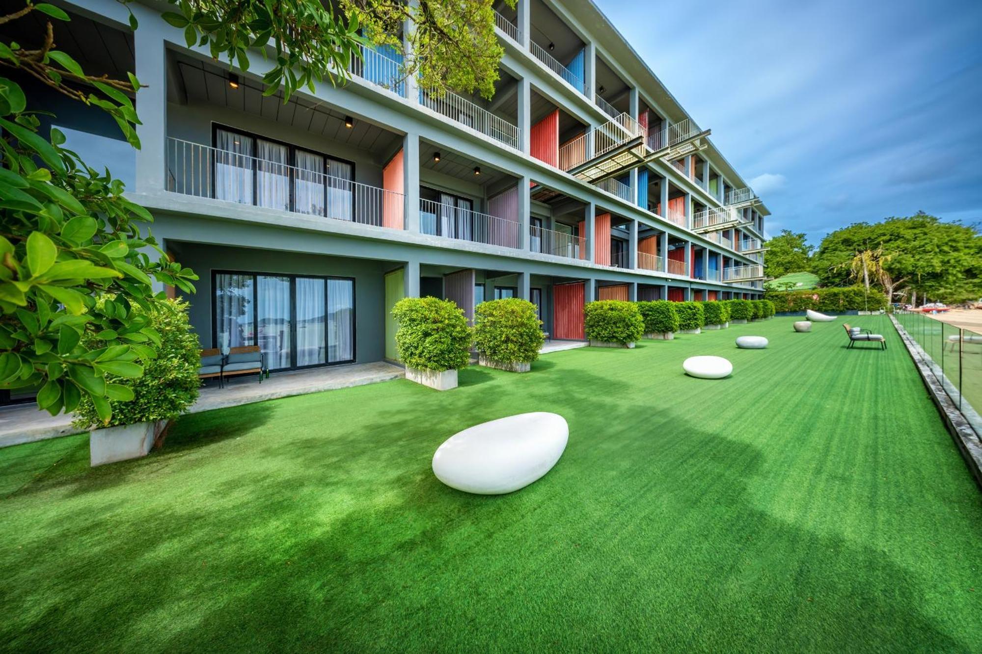 Shin Arch39 Phuket Beach Front - Sha Plus Chalong Buitenkant foto