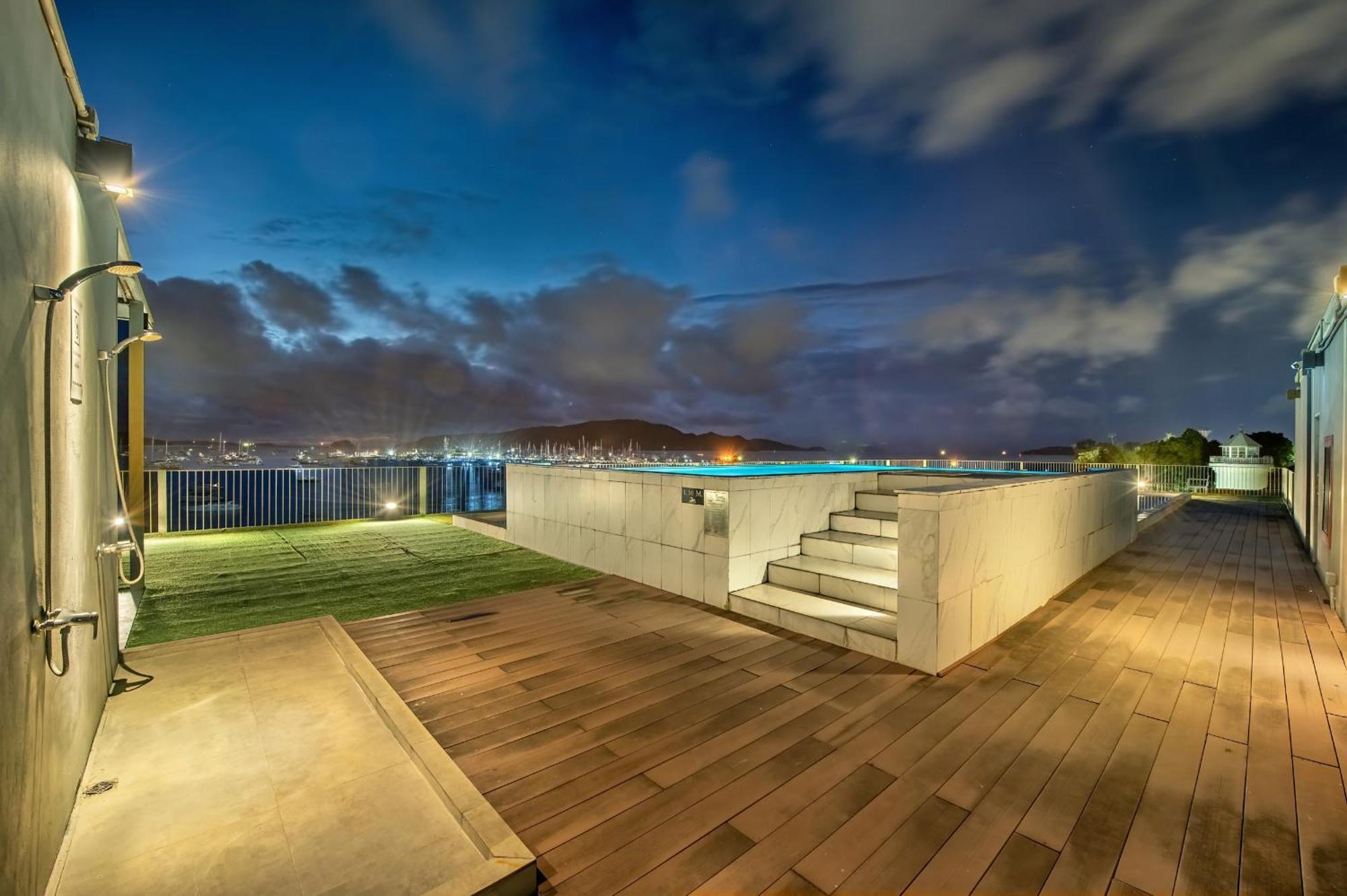 Shin Arch39 Phuket Beach Front - Sha Plus Chalong Buitenkant foto