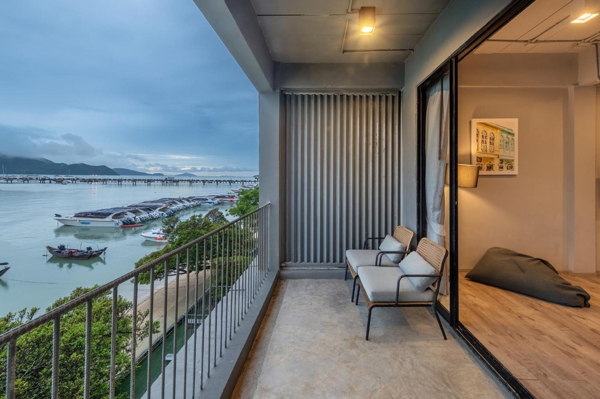 Shin Arch39 Phuket Beach Front - Sha Plus Chalong Buitenkant foto