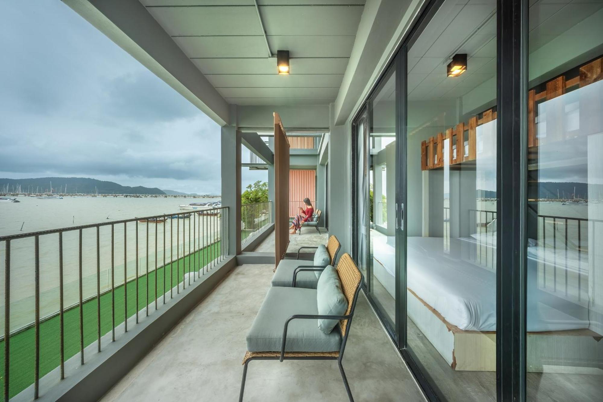 Shin Arch39 Phuket Beach Front - Sha Plus Chalong Buitenkant foto