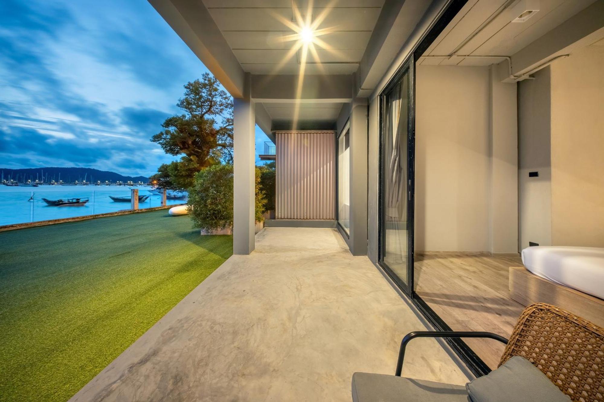 Shin Arch39 Phuket Beach Front - Sha Plus Chalong Buitenkant foto