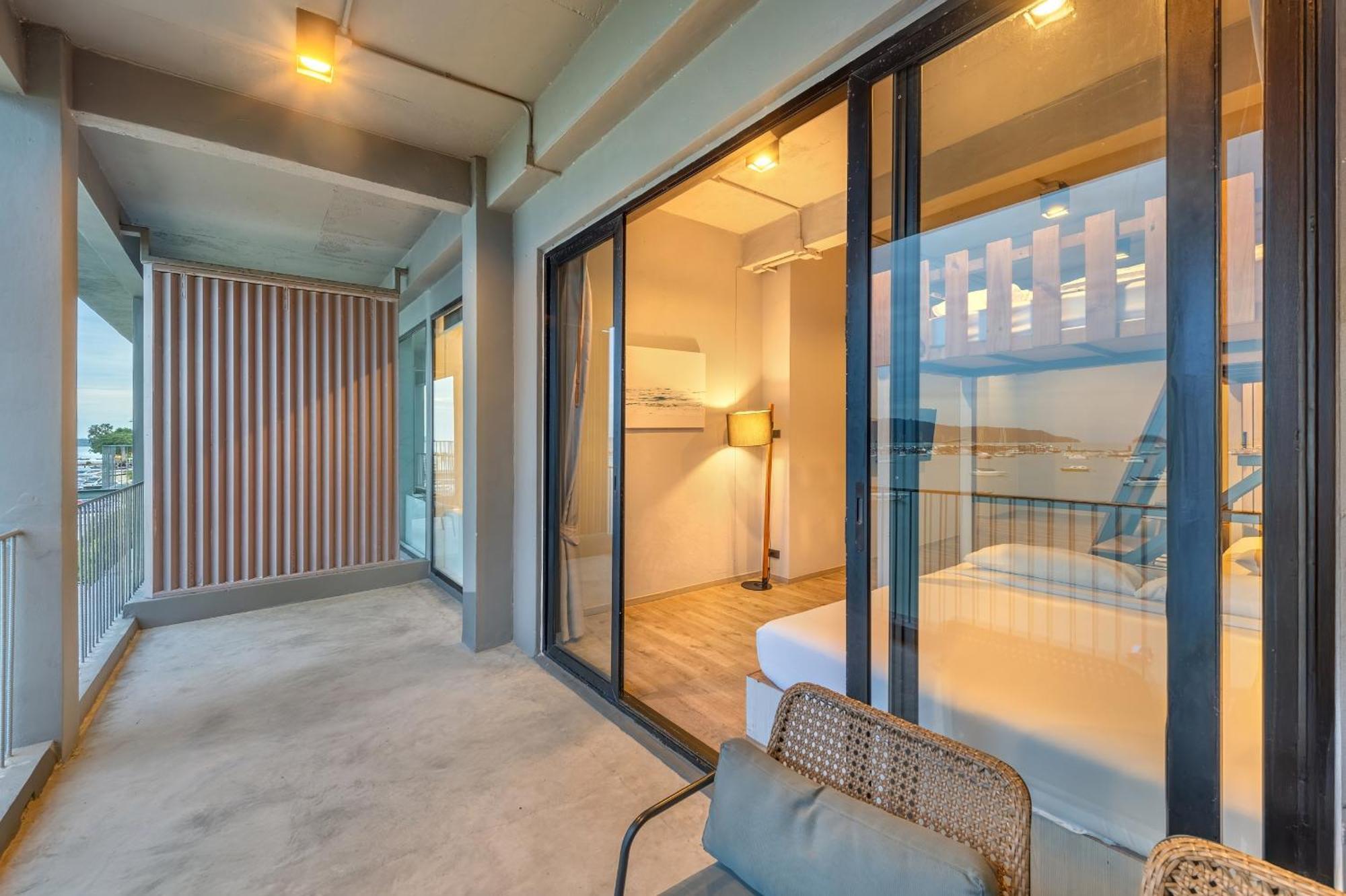 Shin Arch39 Phuket Beach Front - Sha Plus Chalong Buitenkant foto