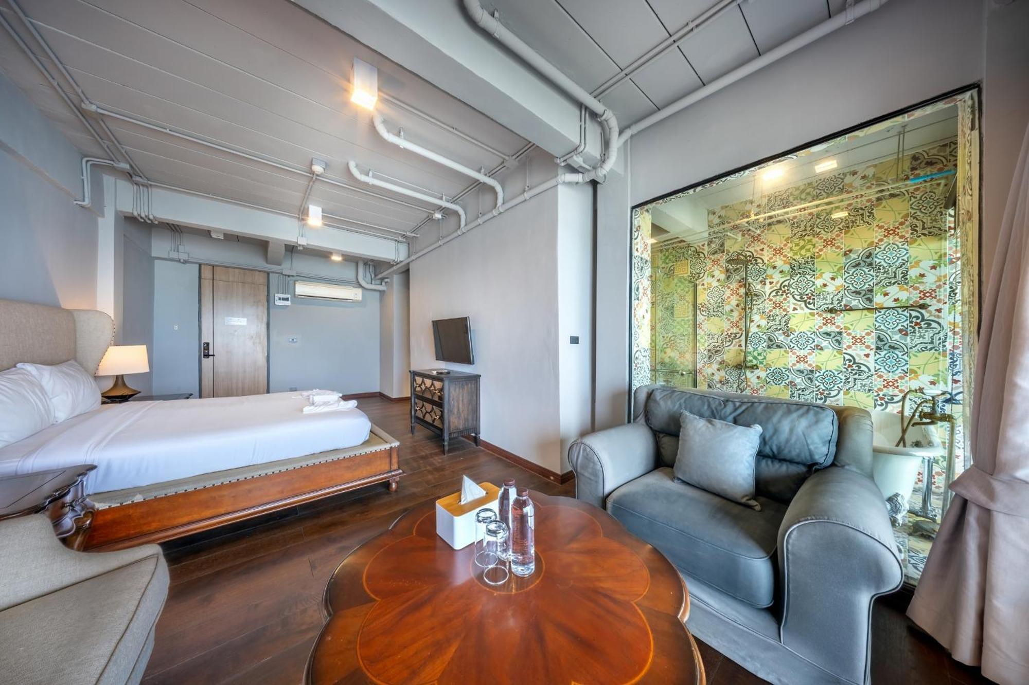Shin Arch39 Phuket Beach Front - Sha Plus Chalong Buitenkant foto