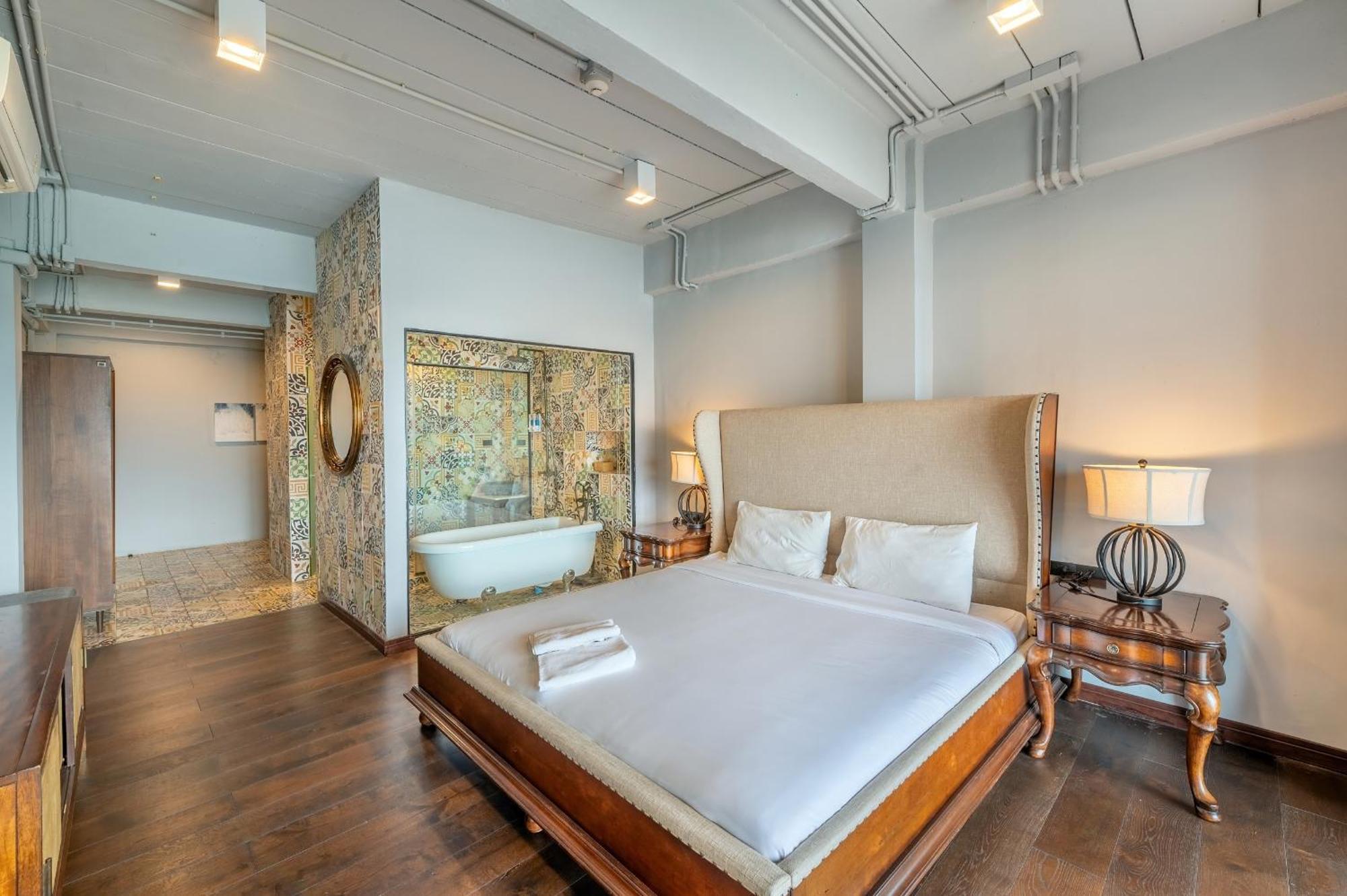 Shin Arch39 Phuket Beach Front - Sha Plus Chalong Buitenkant foto
