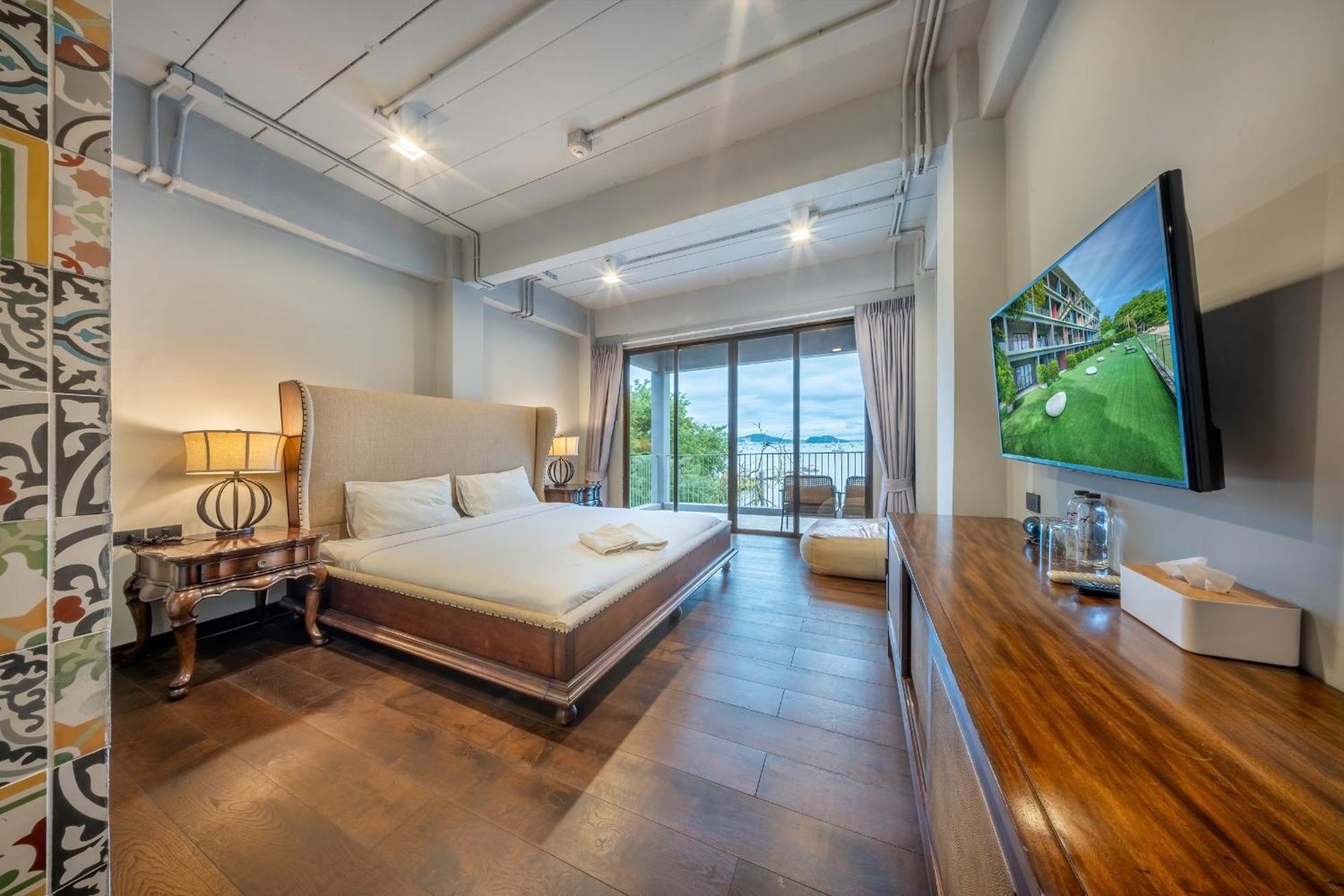 Shin Arch39 Phuket Beach Front - Sha Plus Chalong Buitenkant foto
