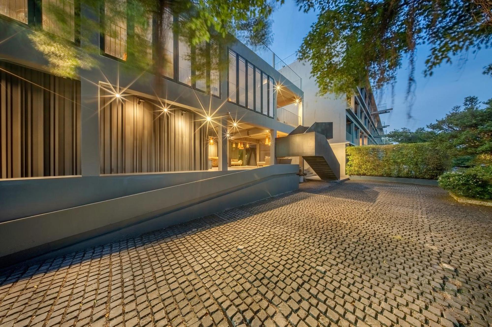 Shin Arch39 Phuket Beach Front - Sha Plus Chalong Buitenkant foto