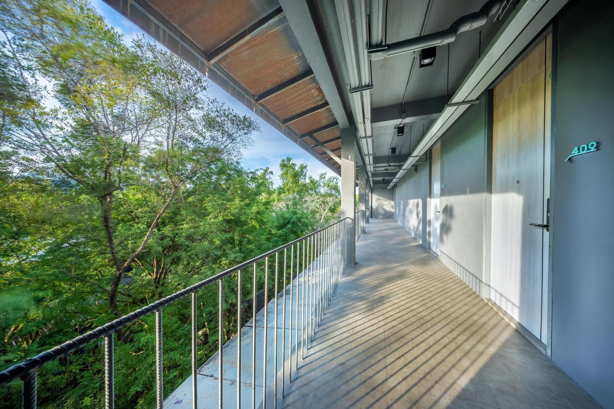 Shin Arch39 Phuket Beach Front - Sha Plus Chalong Buitenkant foto